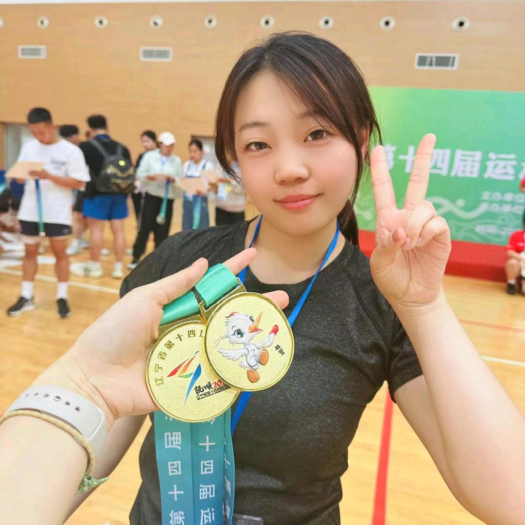 跳绳的樊老师