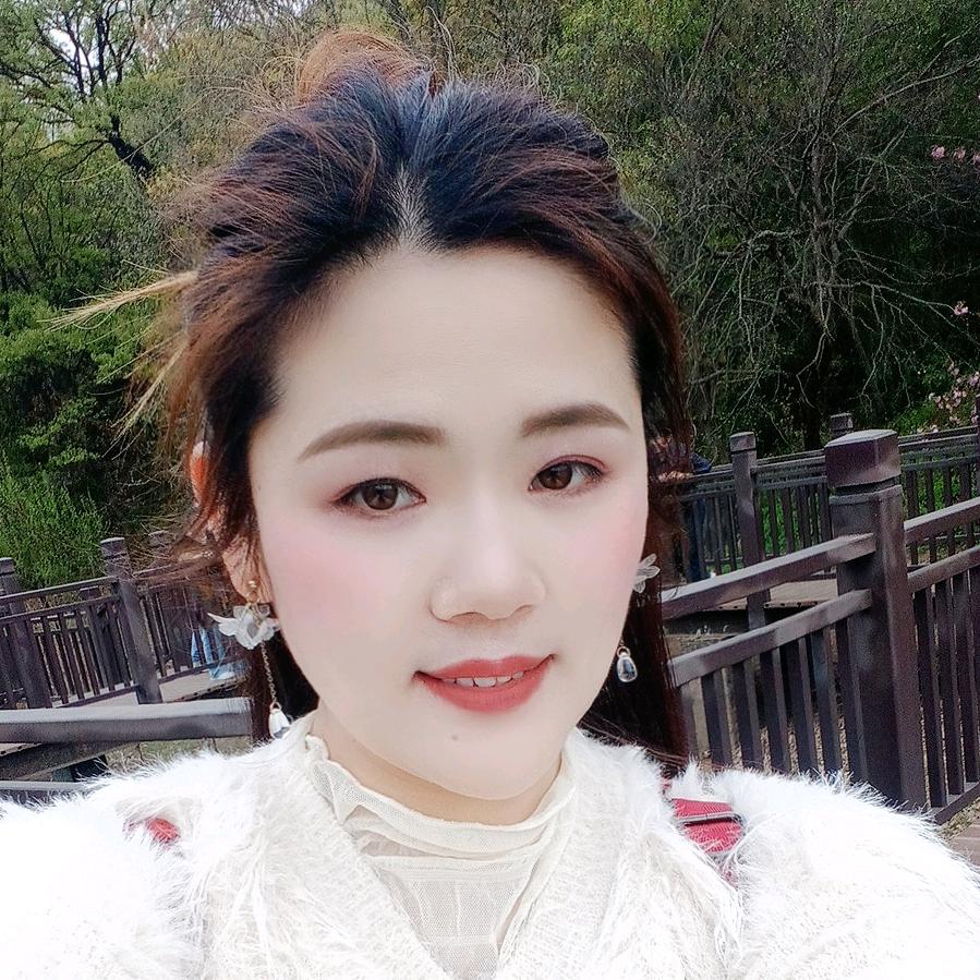妈妈春梅与萌娃妙妙