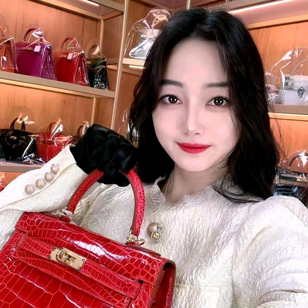 包包女王九号舢知包包
