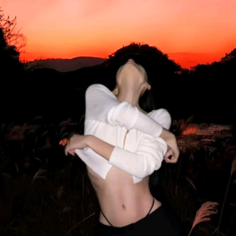 ᥫᩣ༠ 听说糖、很甜