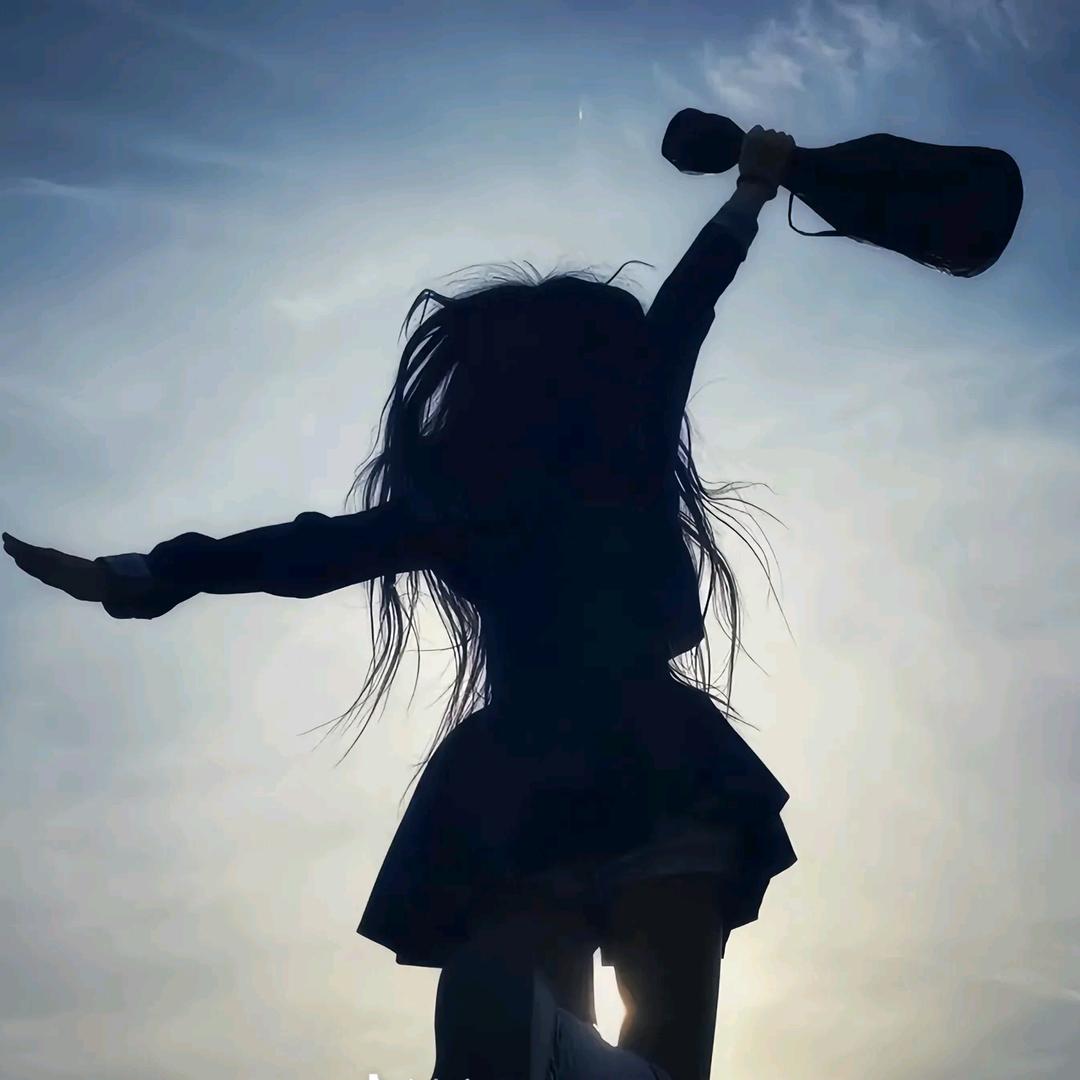 小鲨鱼🦈爱吃小鱼🐟