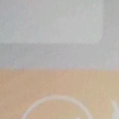 ／