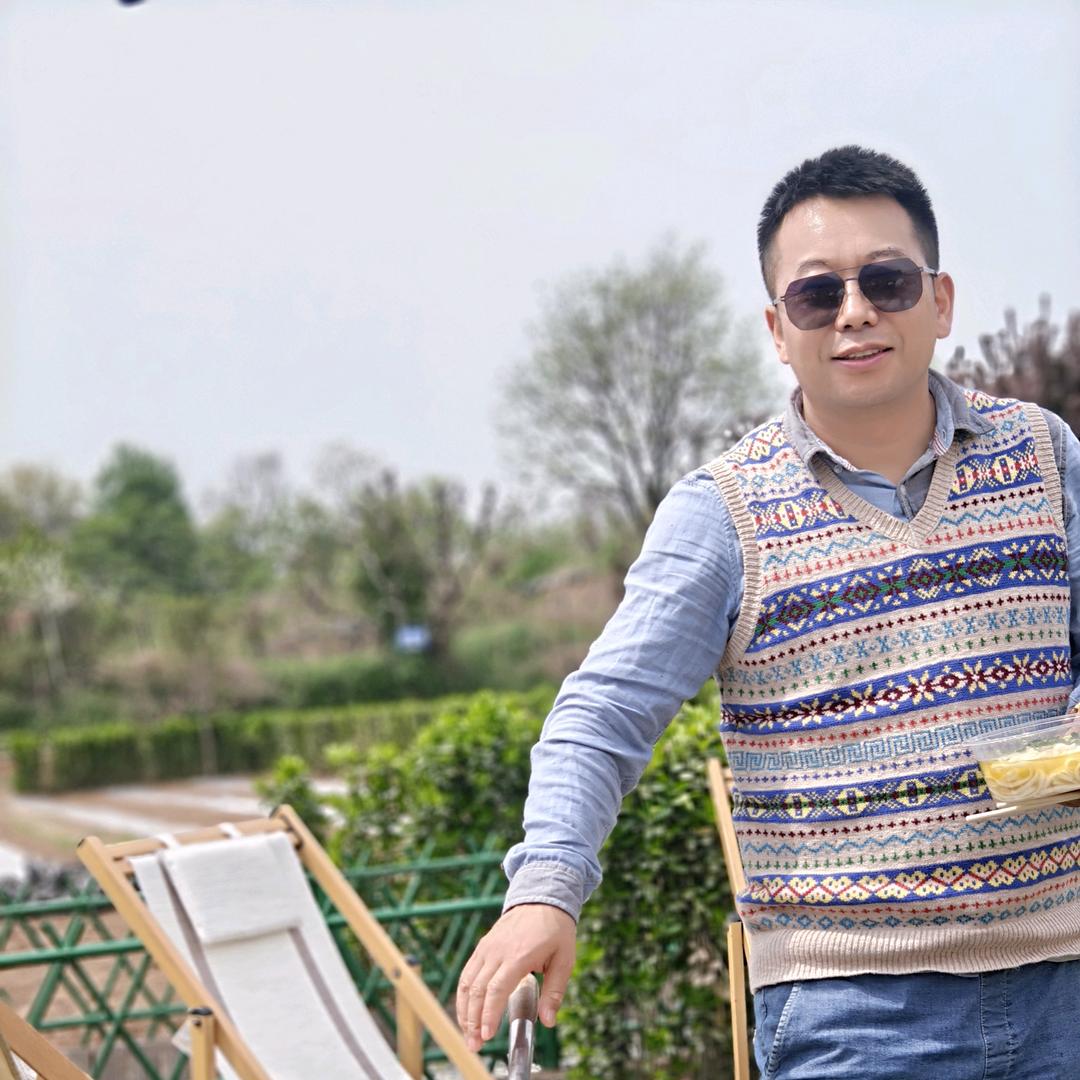 张恩荣（宇嘉文化）