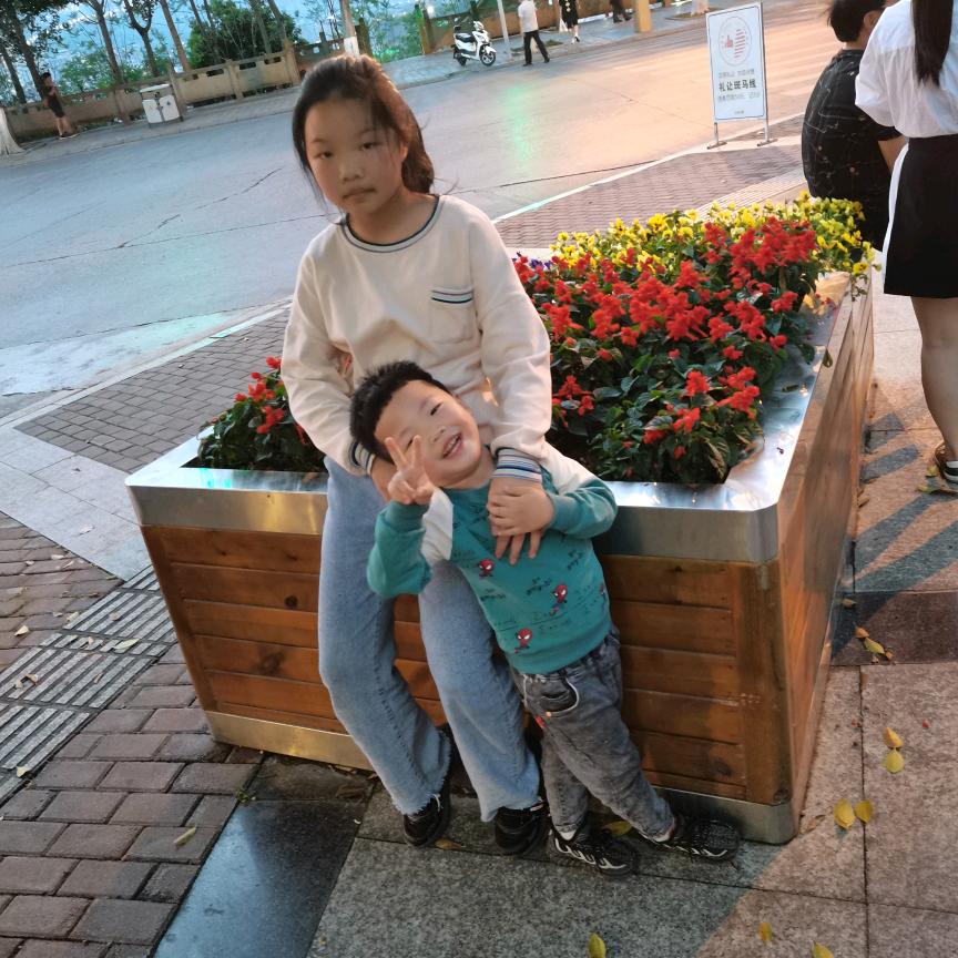 刀客理发店向眼镜