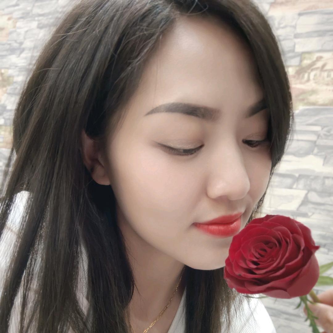 谭丽