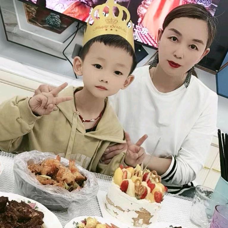 单亲妈妈(往事不堪回首，余生不将就.)