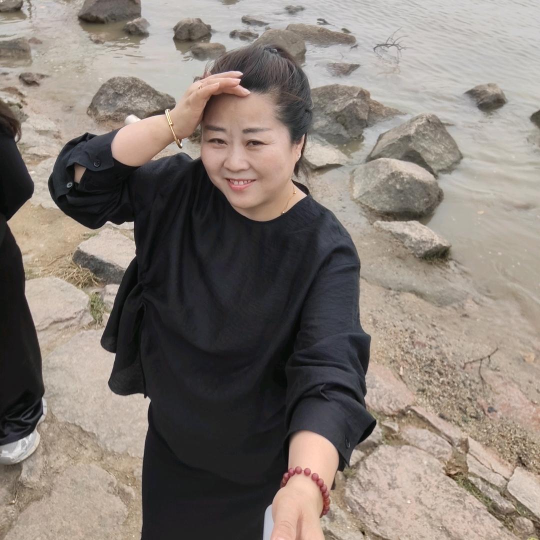 沙圪堵卖男装的王姐