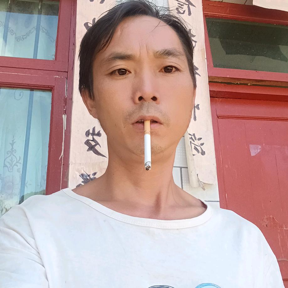 任永迁（内外装修吃粉)