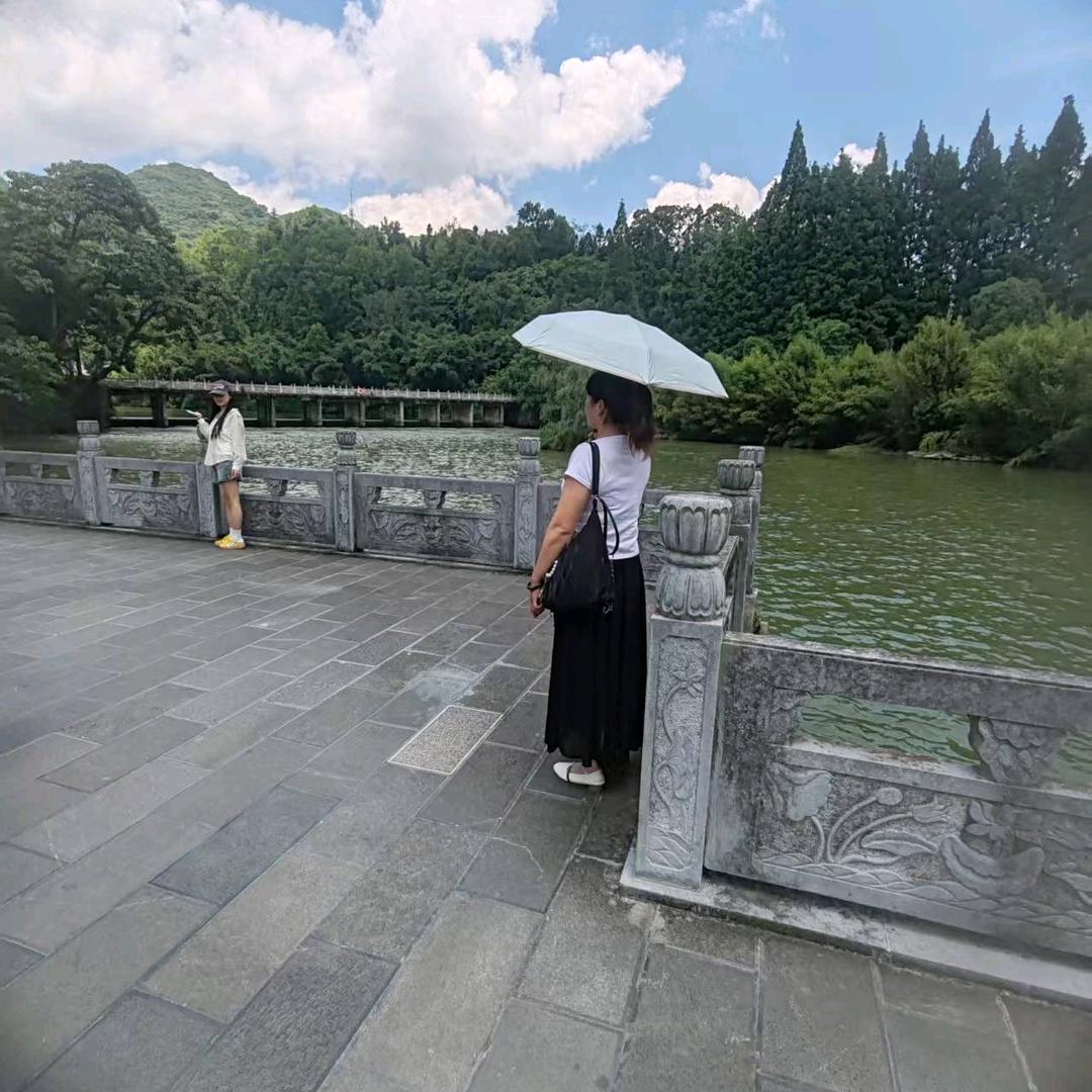 提起墨笔写忧伤