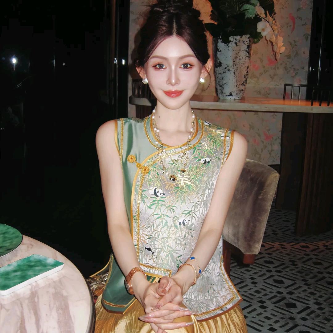 余潇潇(穿搭分享号)