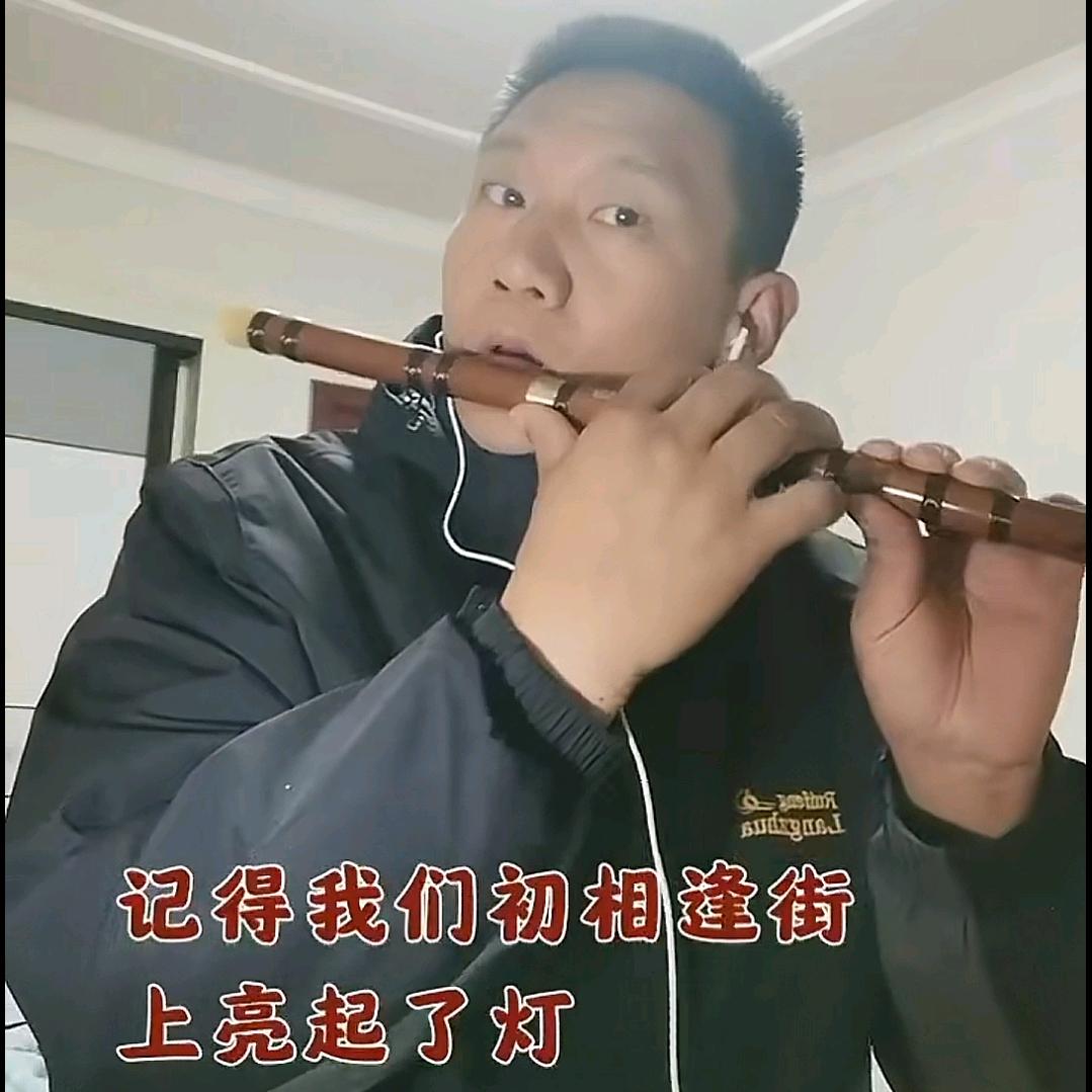 骏马奔腾