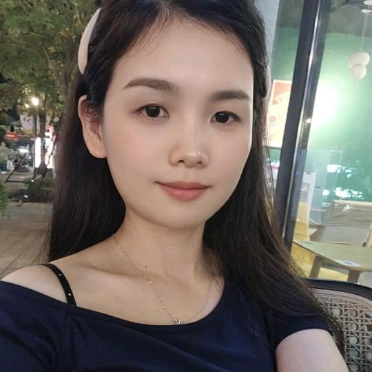 「黏人的八戒」