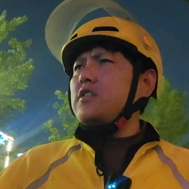 跑外卖的  L