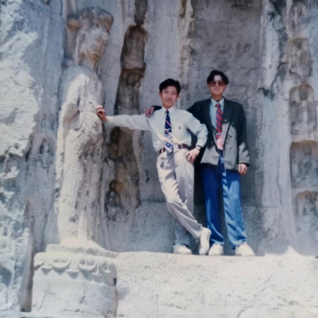 风雨送春归，飞雪迎春到！