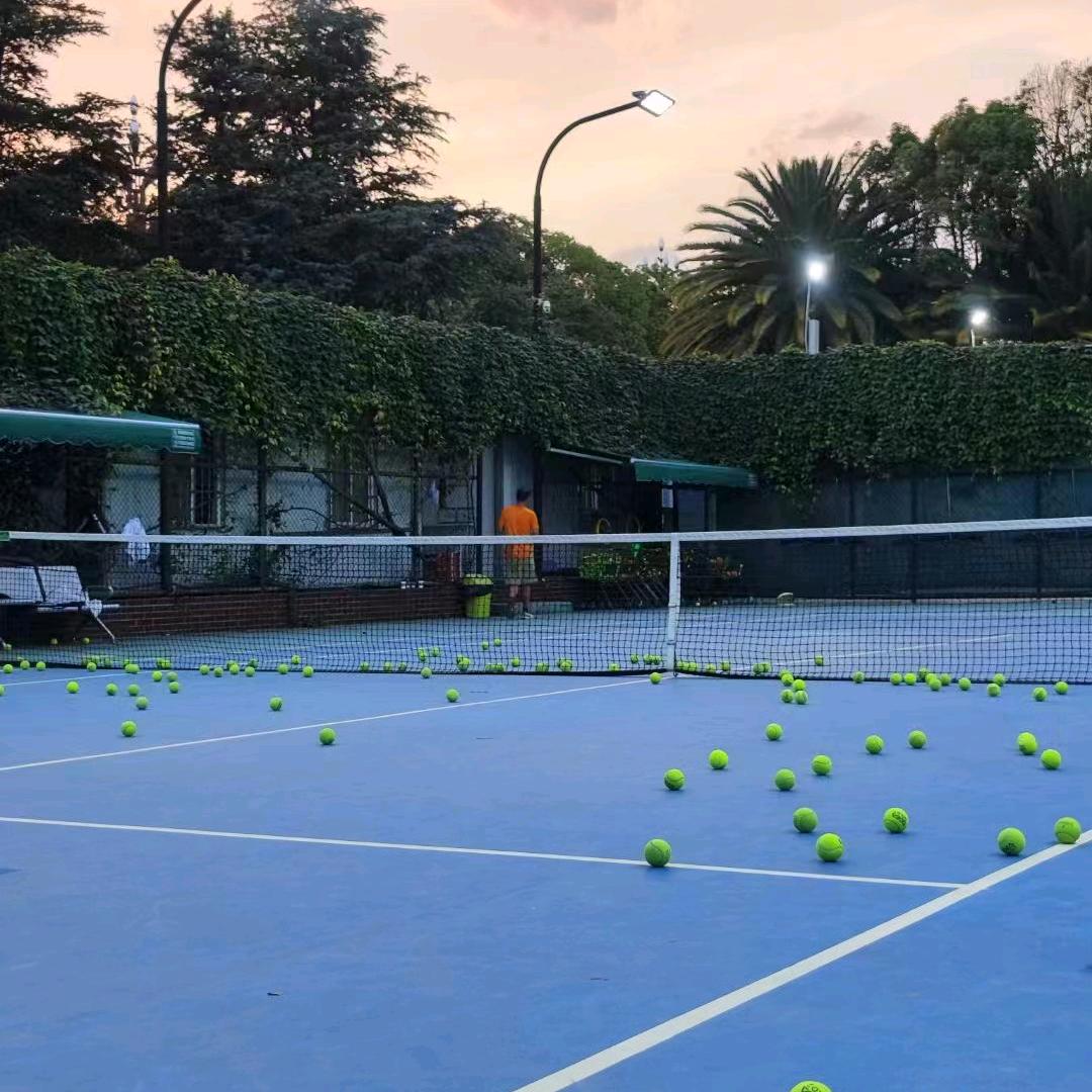 昆明网球张老师