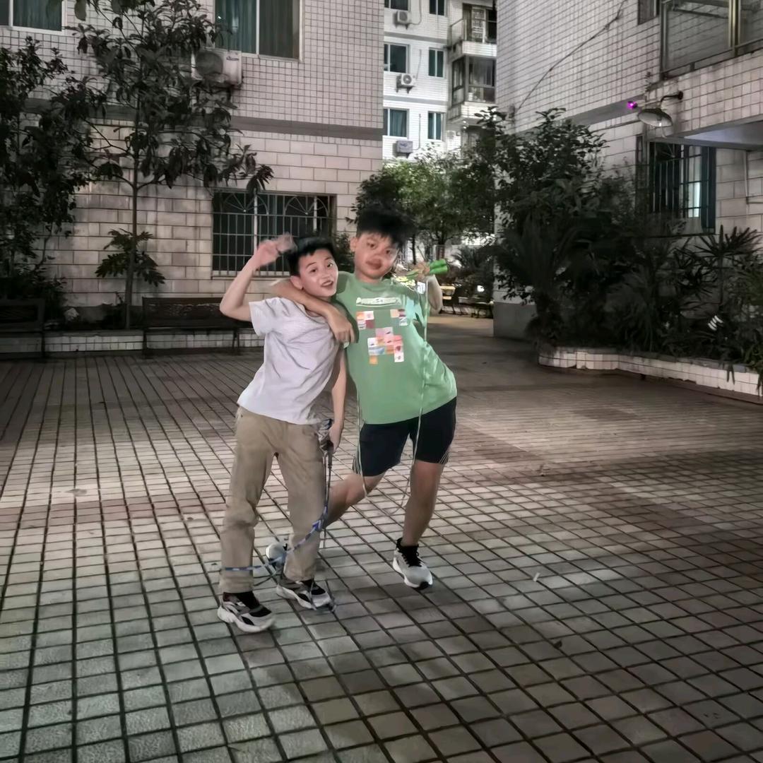 @小伟～～