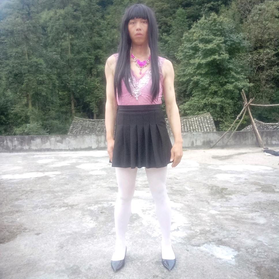 秀美大冲桥生劲歌热舞直播舞台等你《来》。