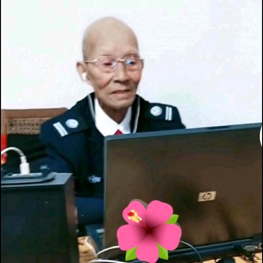 笑  看 人 生