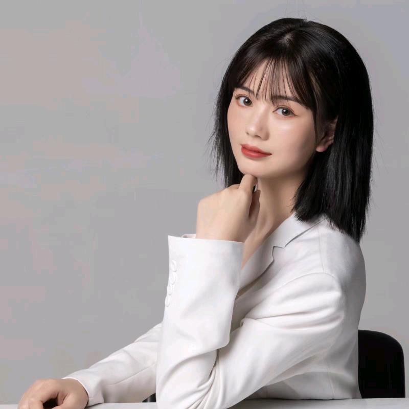 轻奢世家运营中心   晶晶