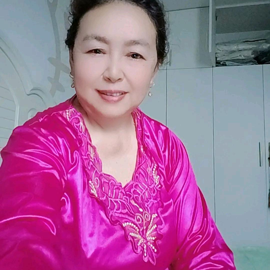 何姐姐《不定时开播》