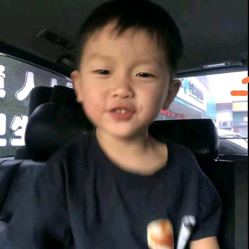 男孩