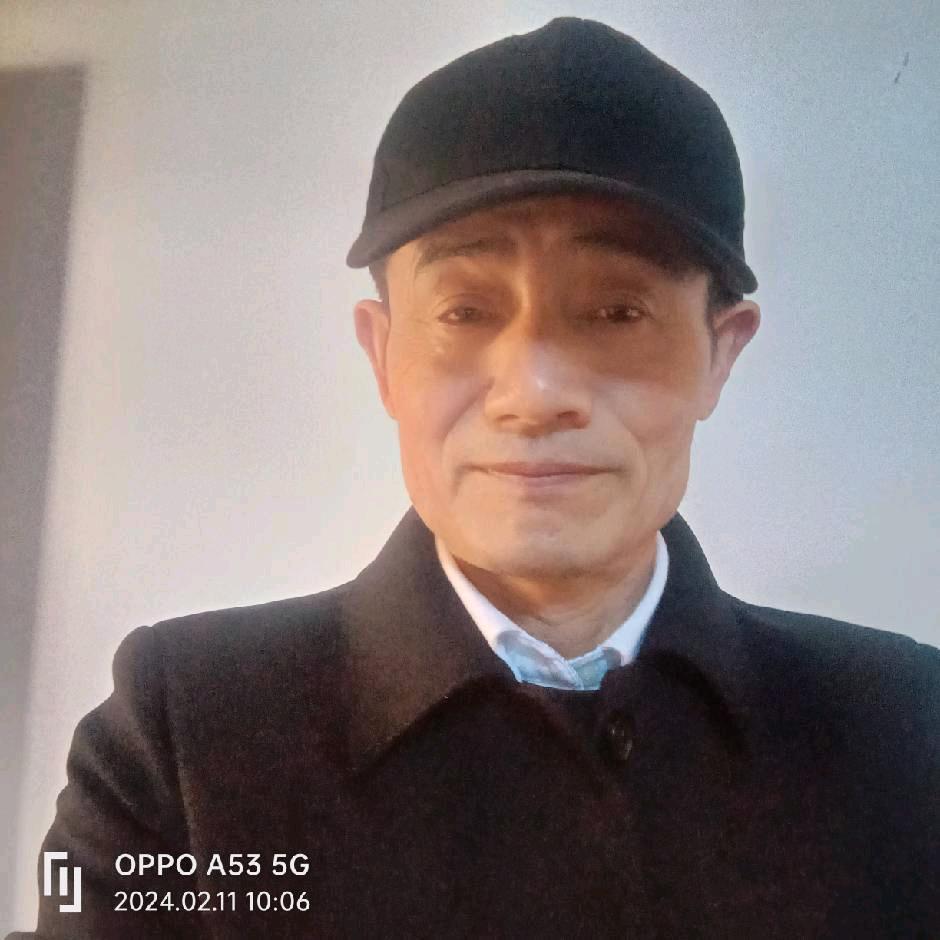夕阳胡也生辉