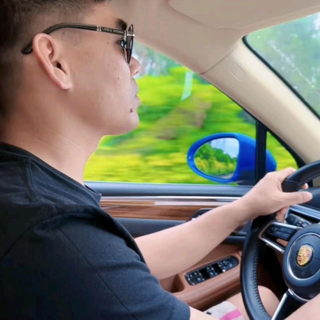 💞东海岛表哥。🎏