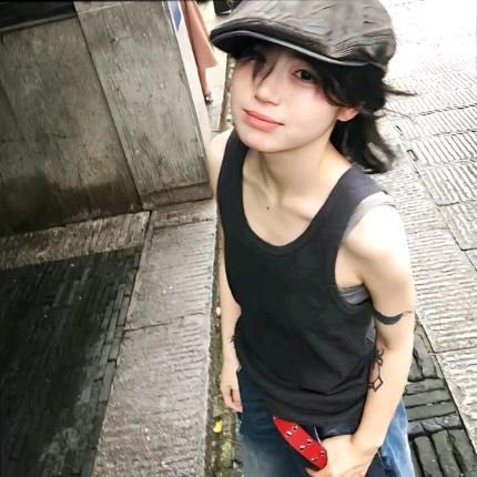 卖萌被打成鸡💩