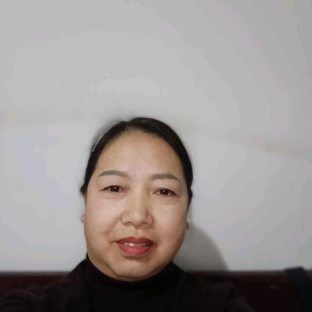 周姐摆摊卖肠粉十糯米饭