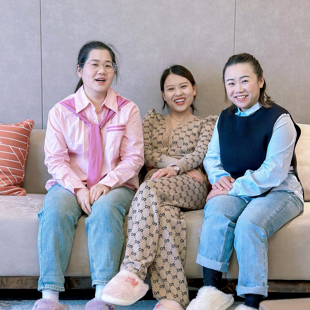 萱妈家的华姐和娟姐