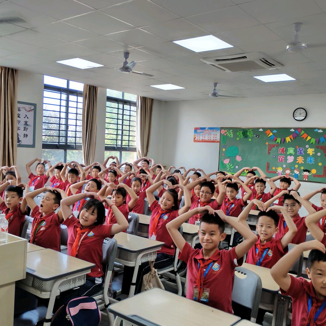 天门华斯达学校江老师