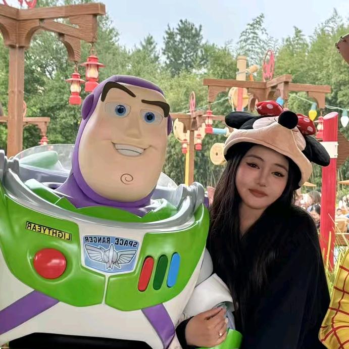 大卫美术奶茶老师