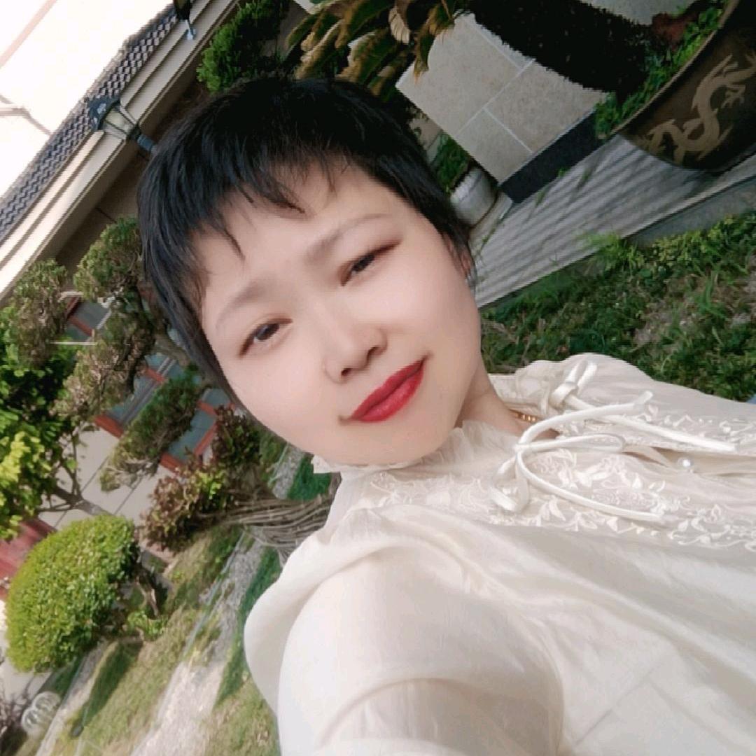 宝龙广场二楼步行街308-309衣品