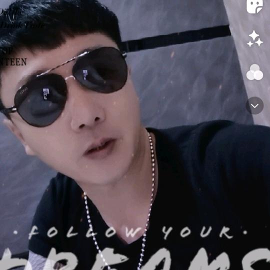 雪中傲狼，长白山民宿