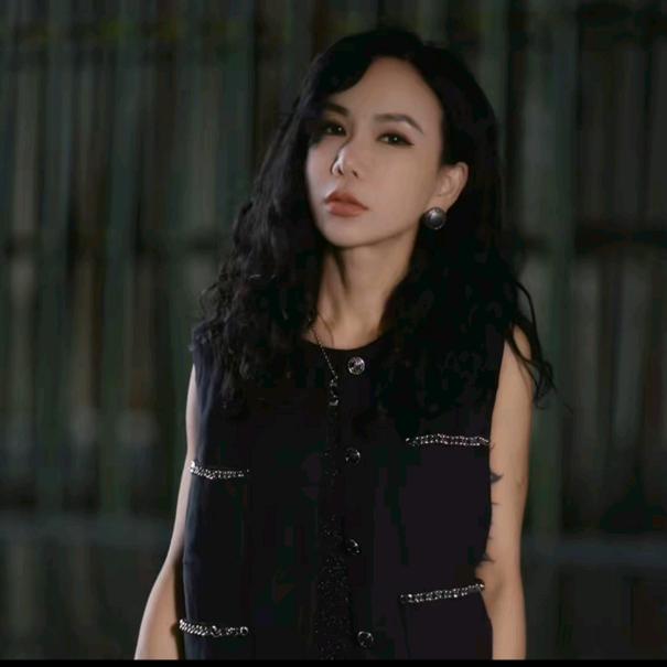 大哥Free Simple潮流女装