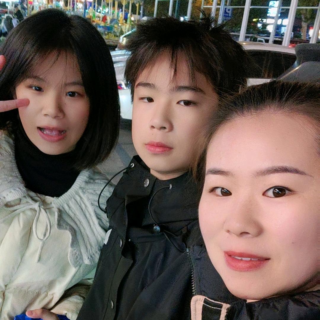 炒鱼店  闫小艳