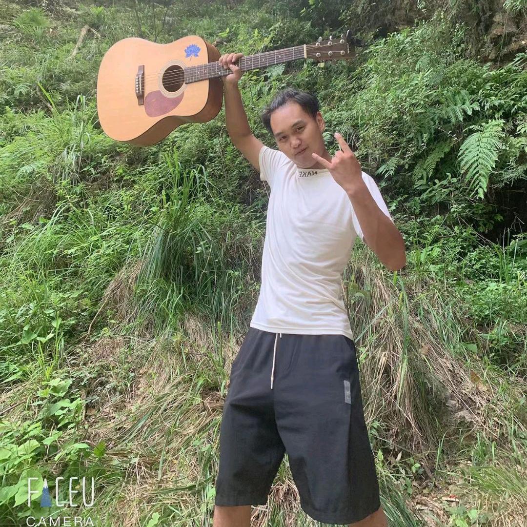 手指不灵活的音痴🎸