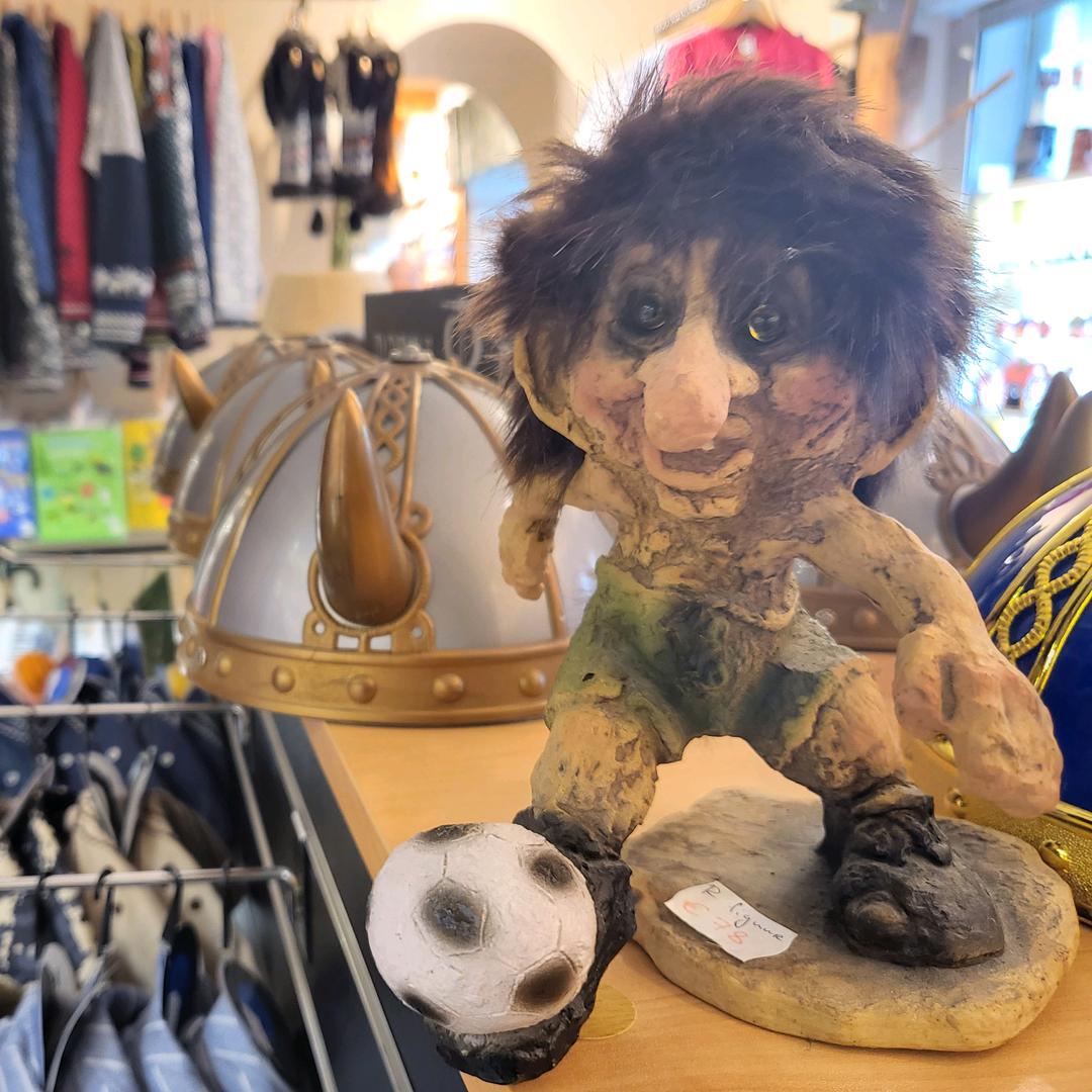 后来你在天涯我珍藏起我曾描绘过的远方