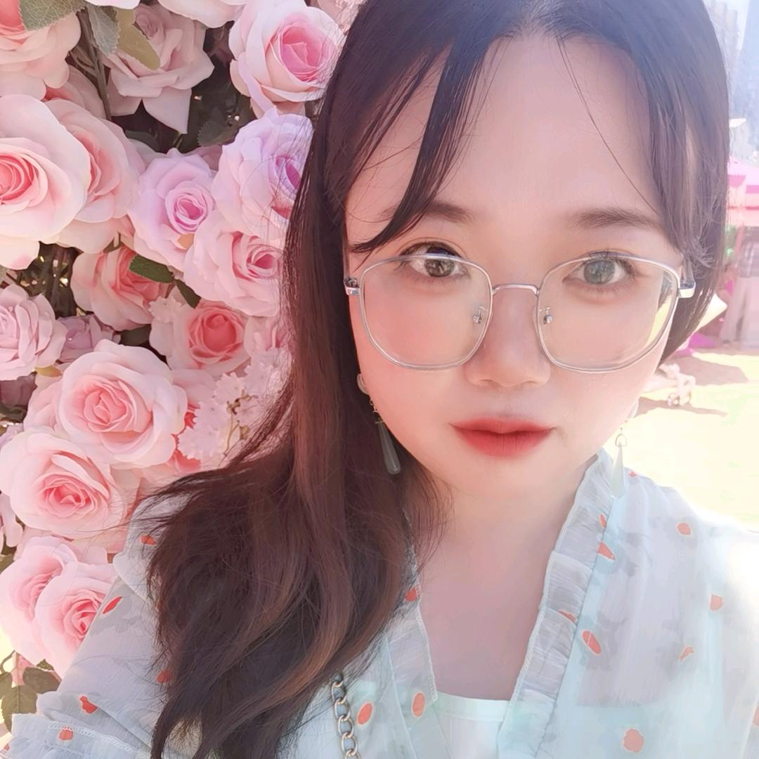 小爷吃肉不吃素🐬