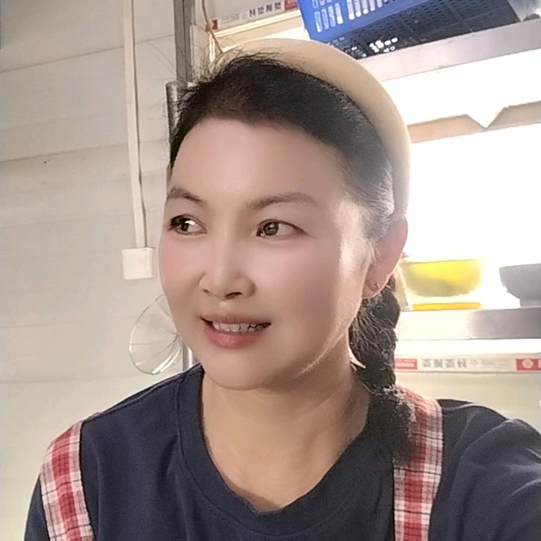 对您微笑，纯属礼貌