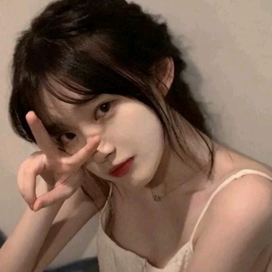 带刺的玫瑰^      ʚɞ^ミ⁰̷̴