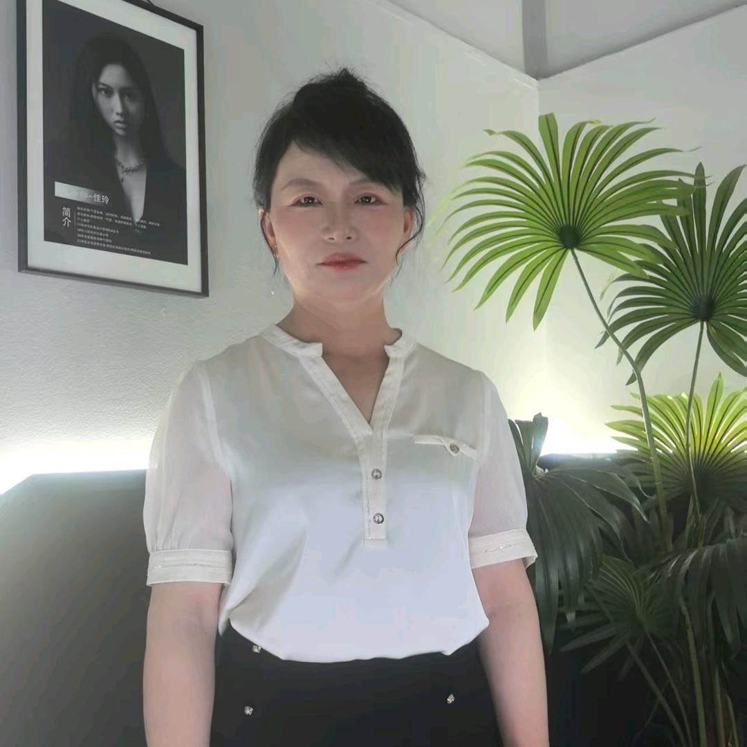 没有背景，只有背影