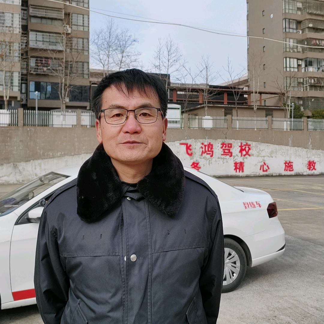 飞鸿驾校金牌教练卢教练