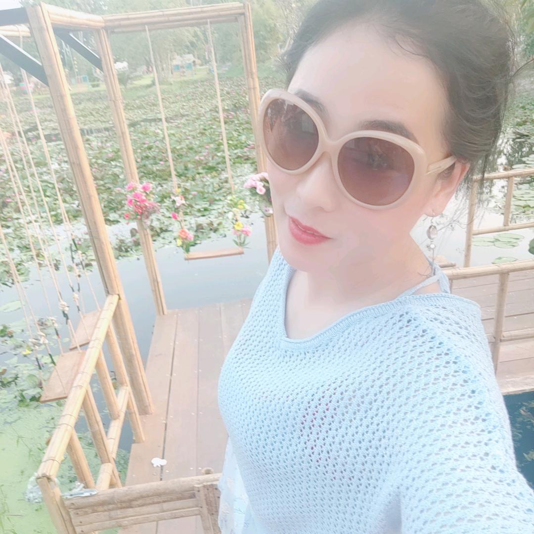 云朵 ～  儿《 有点甜 》