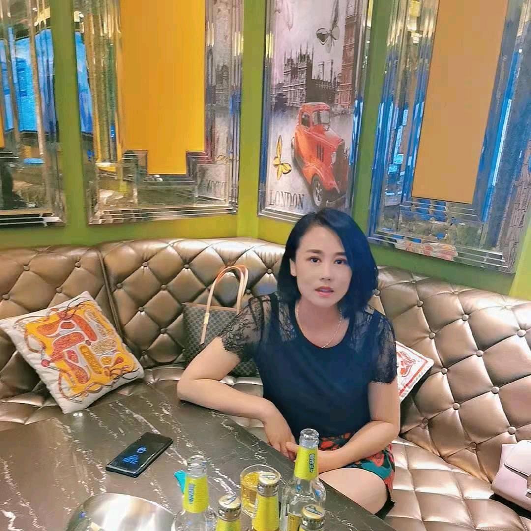 白银区💖万盛银时代❤️贾玉馨