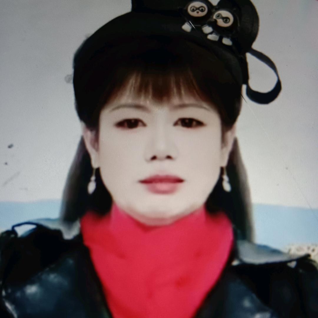 鸿运爱唱歌，爱跳舞，爱生活的每一天。