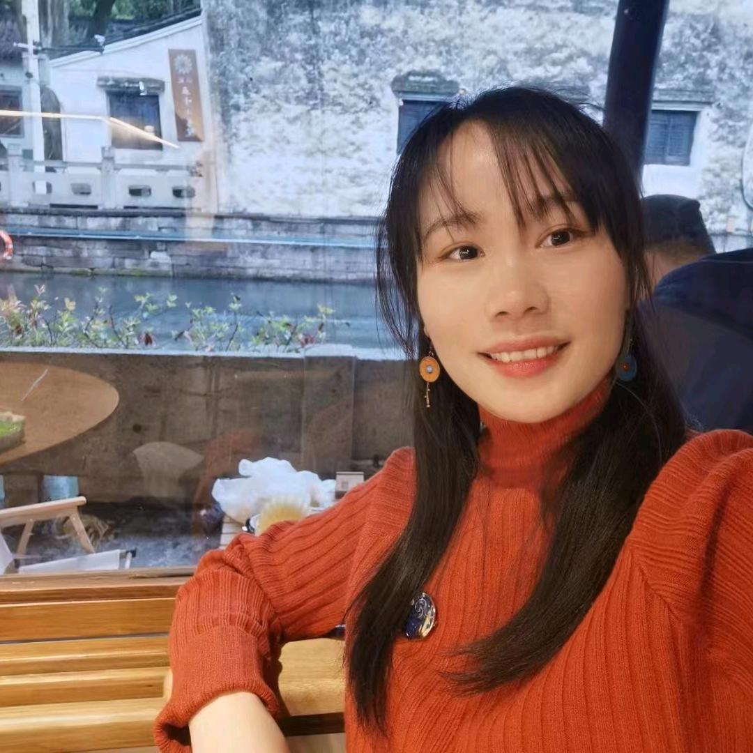 友艺思美术-文文老师