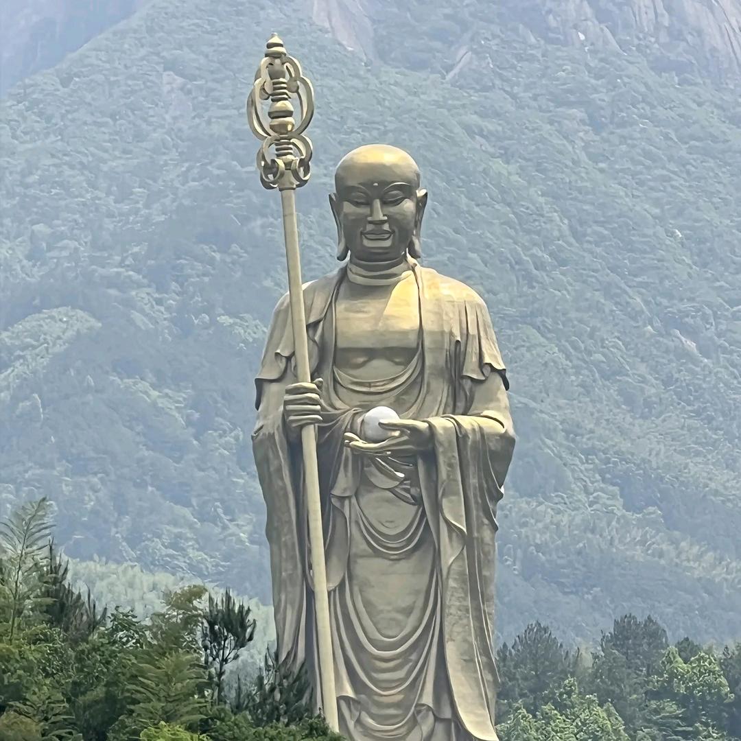 千亿总裁与农村丑娃的故事哈哈