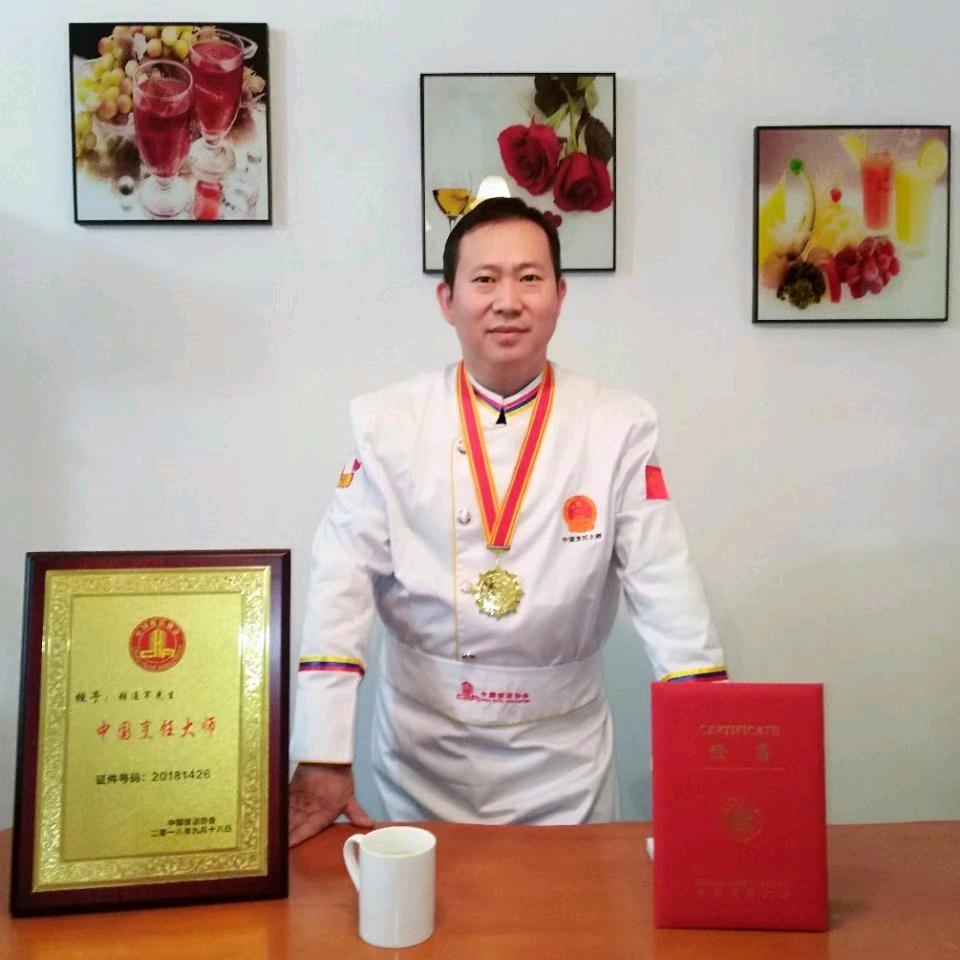 张厨：军哥生焖大鲤鱼