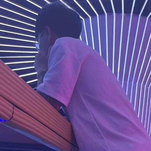 俗人🍀（酒吧商k卡座包厢预定）